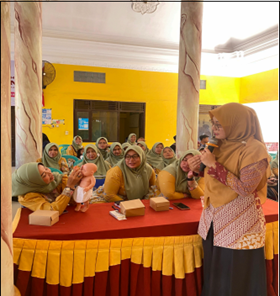 INOVASI STUNTING MASSAGE DAN OLAHAN NUTRACEUTICAL DAUN KELOR UNTUK CEGAH STUNTING DI WILAYAH PESISIR