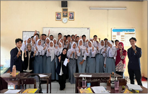 CIPTAKAN GENERASI “HIV-FREE, LIFE-READY!” MELALUI EDUKASI INTERAKTIF DI SMA N 2 DAN SMA AL-IRSYAD CILACAP